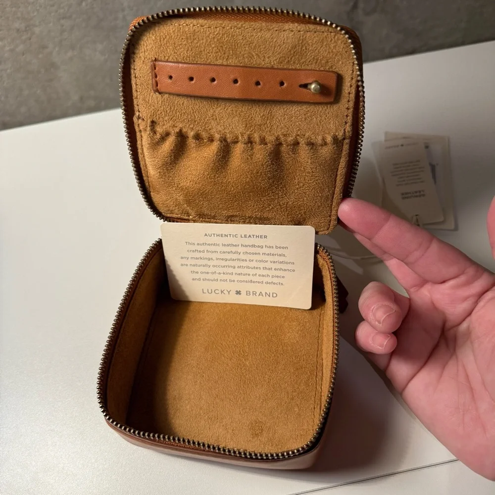LUCKY BRAND Leather Jewelry Case in Cognac Brown